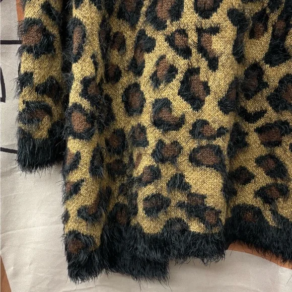 Lord & Taylor leopard print long open front cardigan, small - Picture 7 of 10